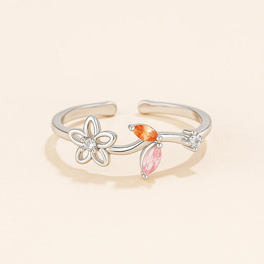 Adjustable 925 silver open ring with detailed flower design