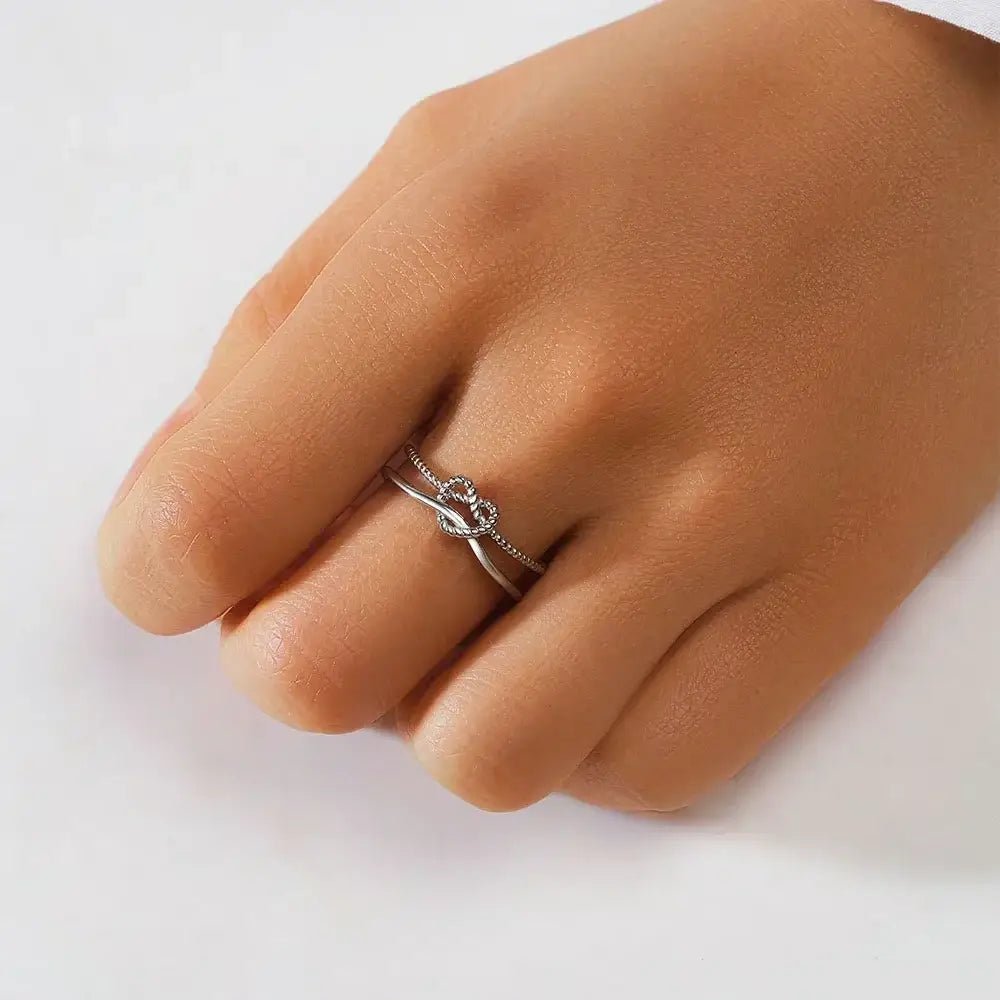 Heartline Ring – 925 Silver with Minimal Heart Design - Alymwndw