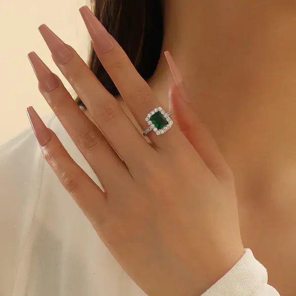 Regal Emerald Ring – 925 Silver with Deep Green Stone - Alymwndw