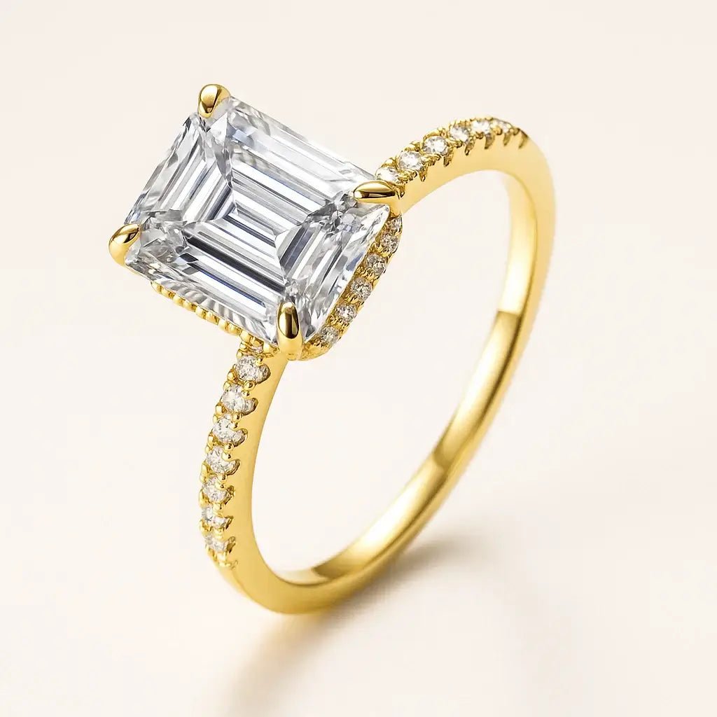 The Golden Emerald Solitaire Moissanite Ring - Alymwndw