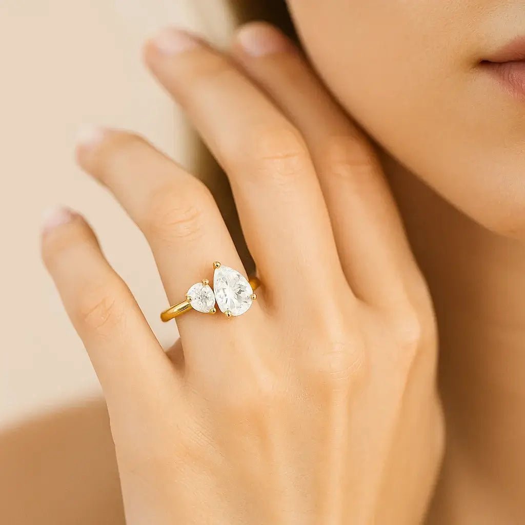 The Golden Harmony Pear Moissanite Ring - Alymwndw